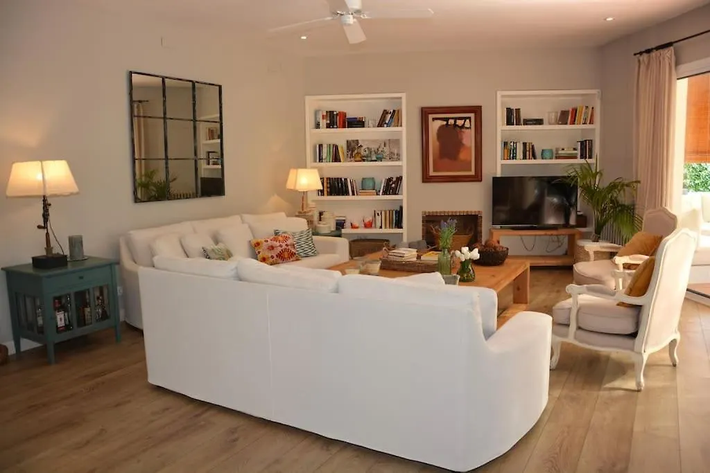 Villa Abu Lita 3 Minutos Andando Playa Renovada Piscina Y Jardin Xxl Autentico Lujo Sitges 0*,  Spain