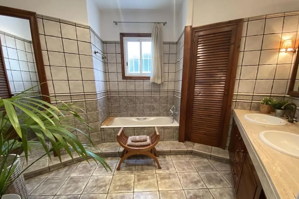 Villa Abu Lita 3 Minutos Andando Playa Renovada Piscina Y Jardin Xxl Autentico Lujo Sitges